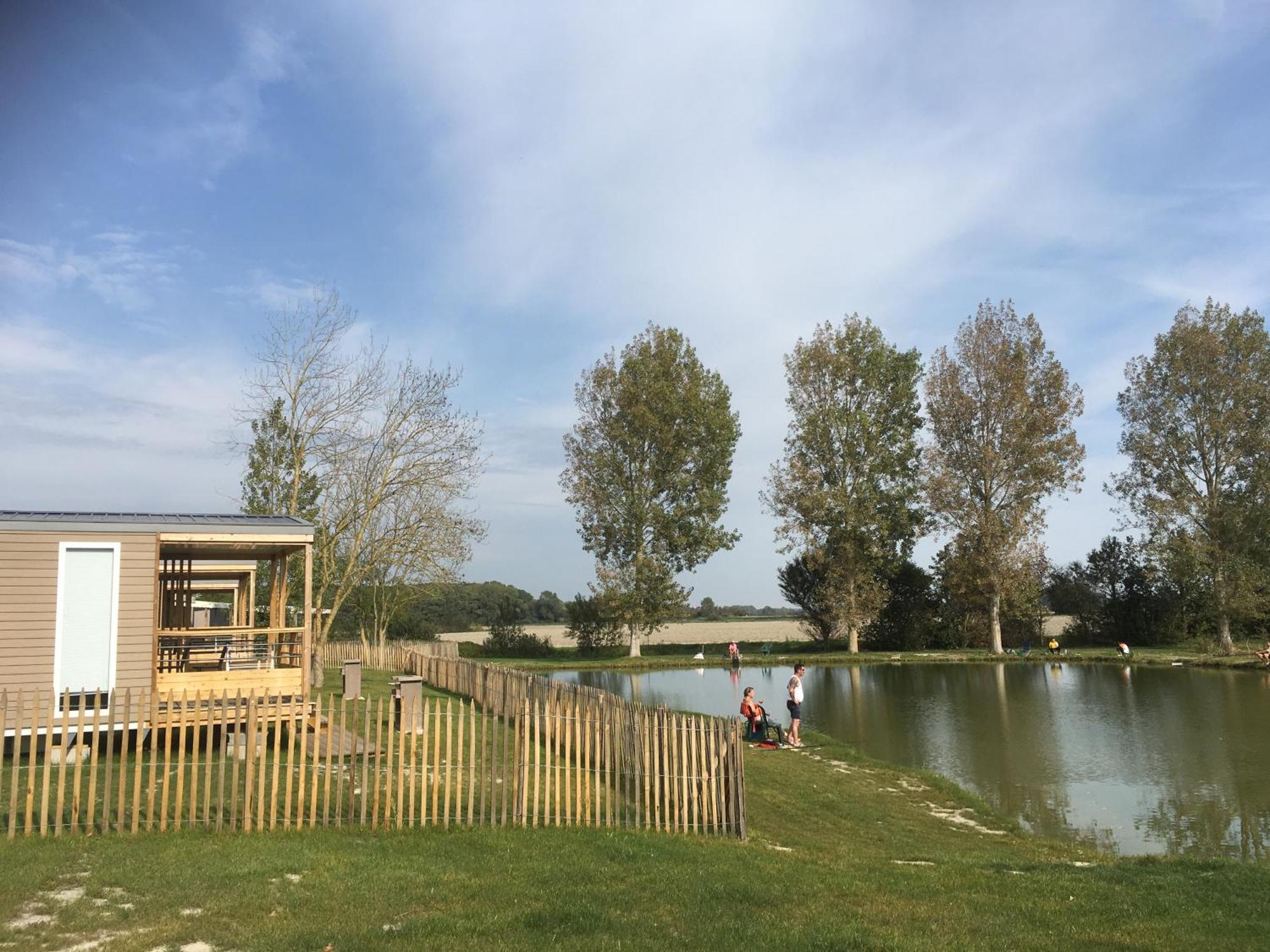 Camping la Haie Penée **** Saint-Quentin-en-Tourmont Exterior foto