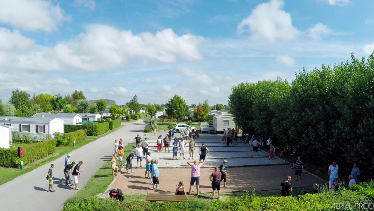 Camping la Haie Penée **** Saint-Quentin-en-Tourmont Exterior foto
